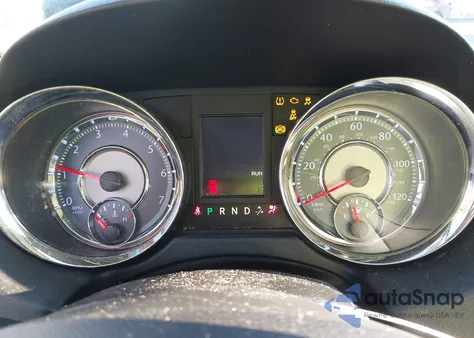 2015 Chrysler Town & Country Touring из США, поврежденный, VIN 2C4RC1BG9FR534420